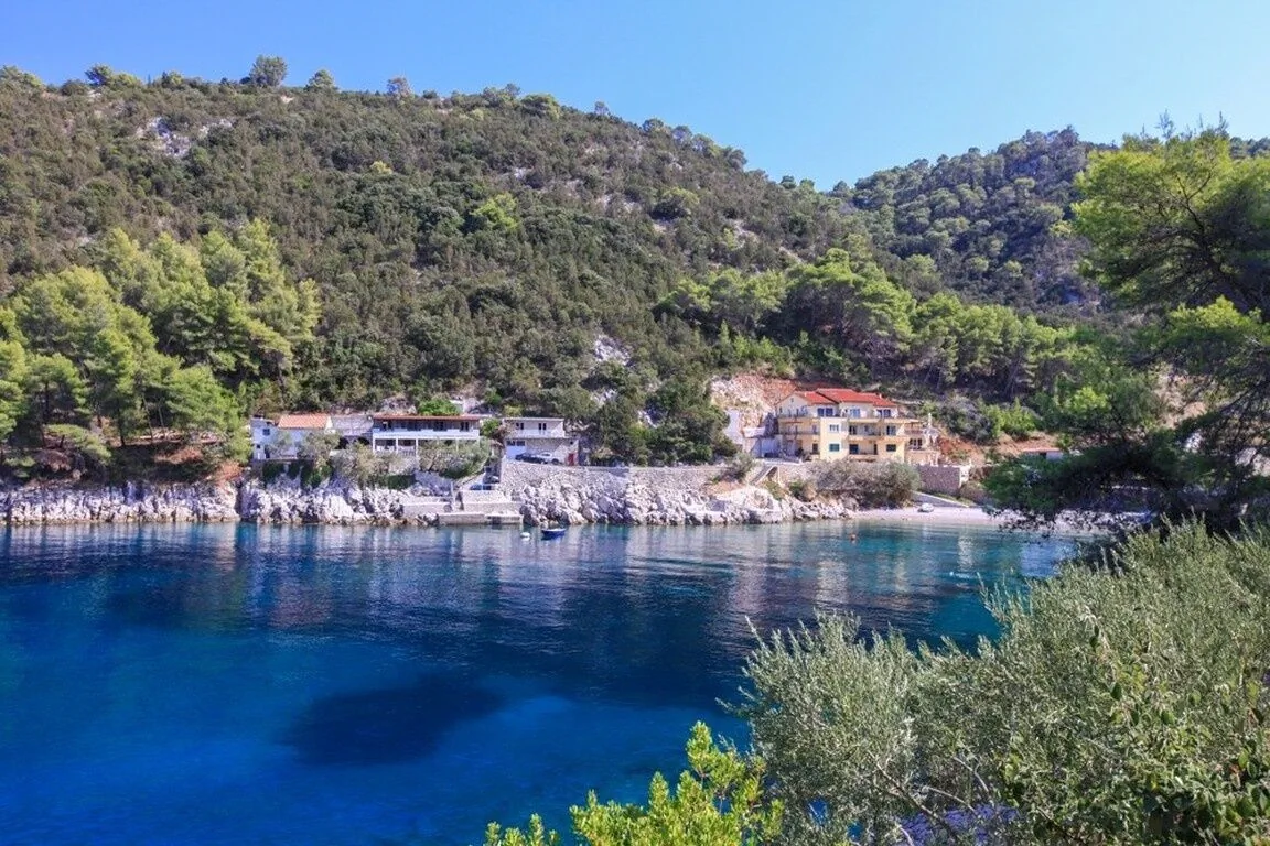 Robinson House Bella Bogomolje