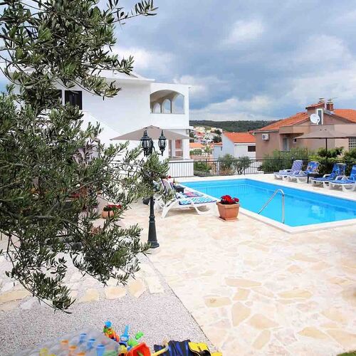 Holiday House Reni Okrug Gornji  3