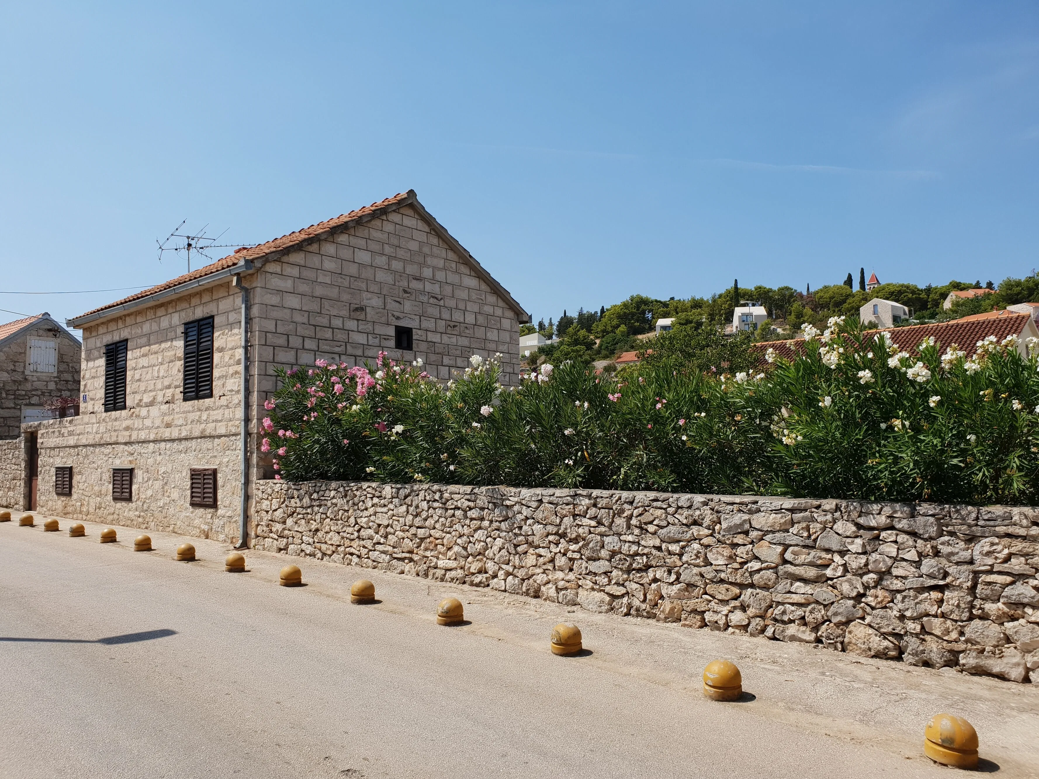 Apartments With WiFi Sutivan, Brač - 17825 Sutivan