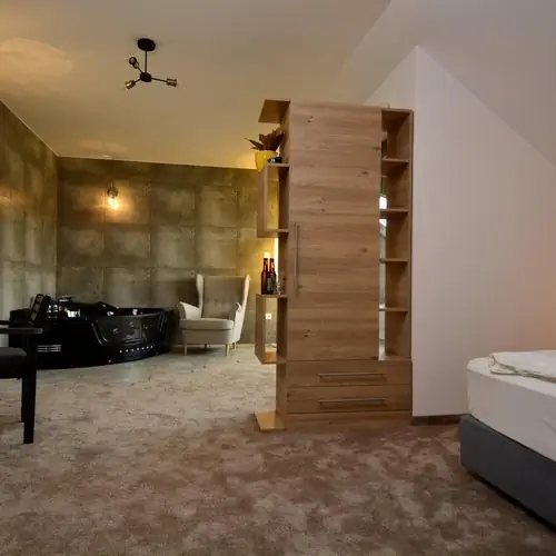 Pezsgőf&uuml;rdős apartman