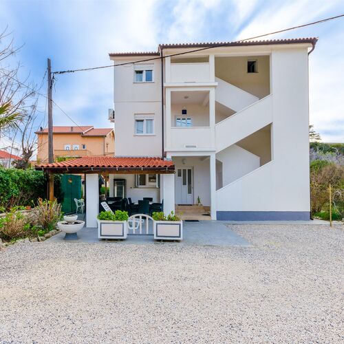 Apartments Nada Palit  4