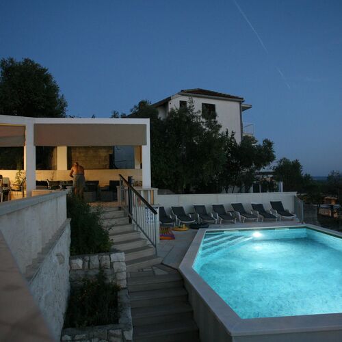 Villa Damjan Okrug Gornji  3