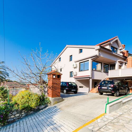Apartment Renata Palit