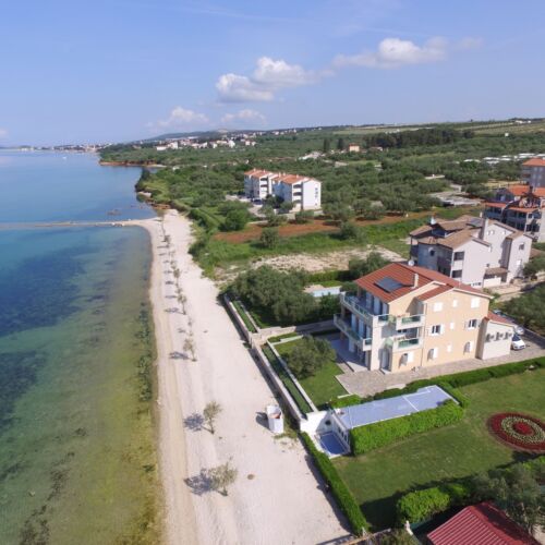 Apartments Citrine on the beach Biograd  2
