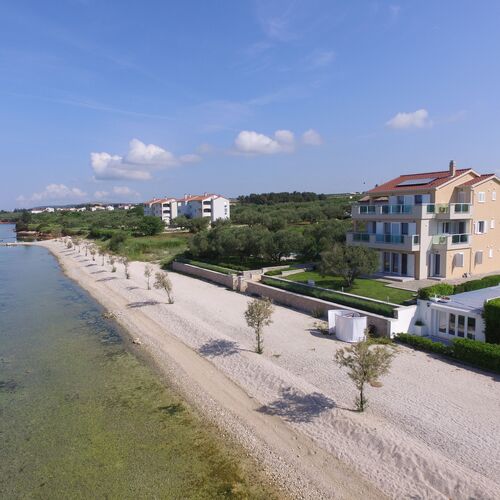 Apartments Citrine on the beach Biograd