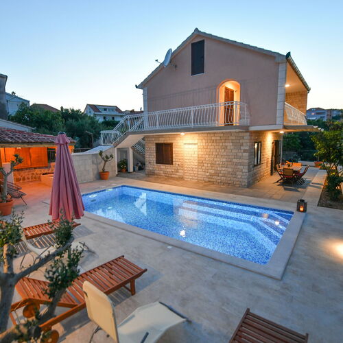 Villa Alka Okrug Gornji  4