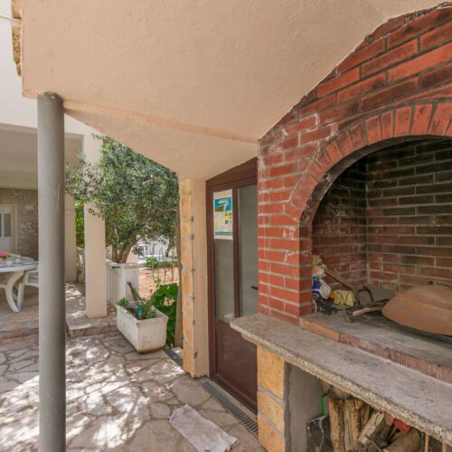 Apartments Luca Omis  2