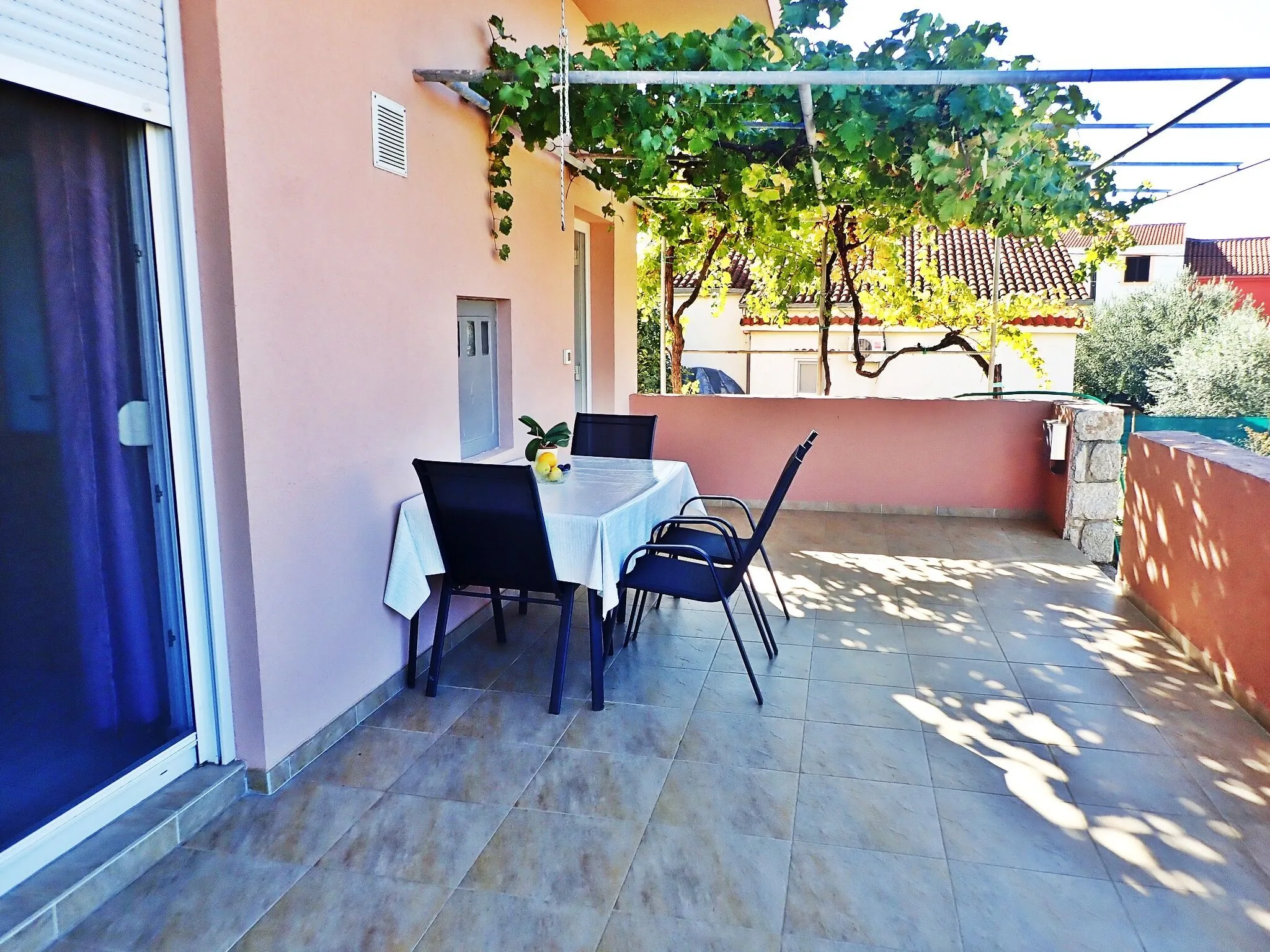 Apartment Rada -near sandy beach Posedarje