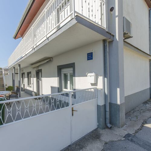 Apartments Danica Pirovac  2