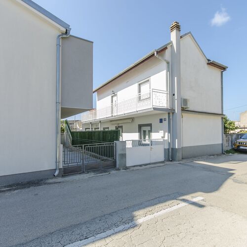 Apartments Danica Pirovac