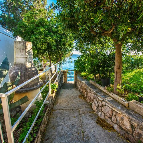 Apartment Tina-on the beachfront Starigrad Paklenica