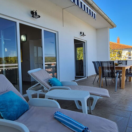 Apartment Penthouse by the sea Vrboska  2