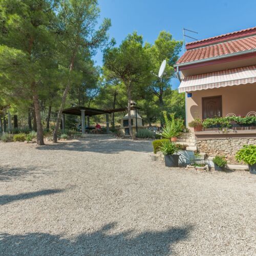 Apartment Ametist Milna  4