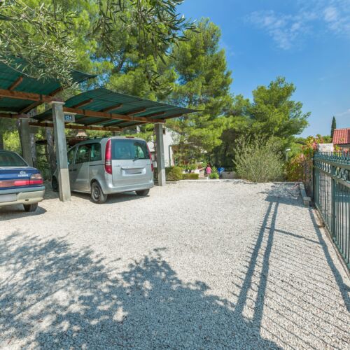 Apartment Ametist Milna  3