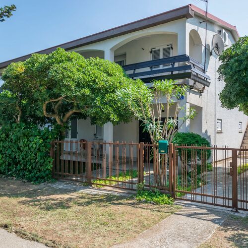 Apartments Mira Sabunike