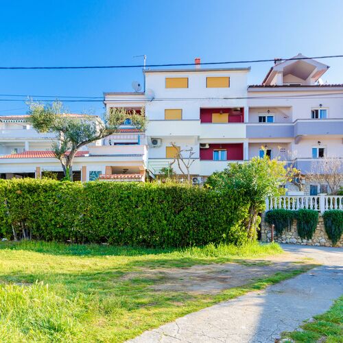 Apartment Albina Palit