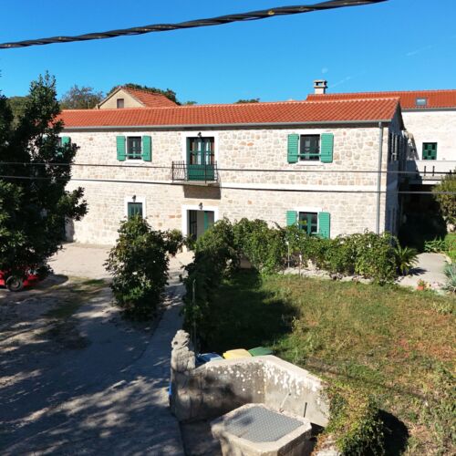 Apartments Tarragon Ugrinic