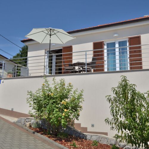 Apartments Golden hour Jurdani  4
