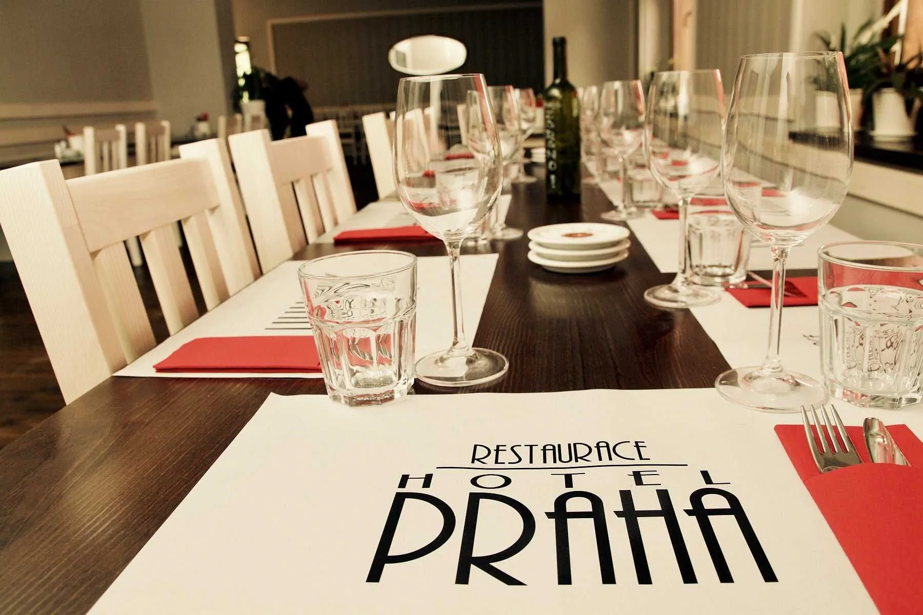 Restaurace Hotel Praha - Nižbor