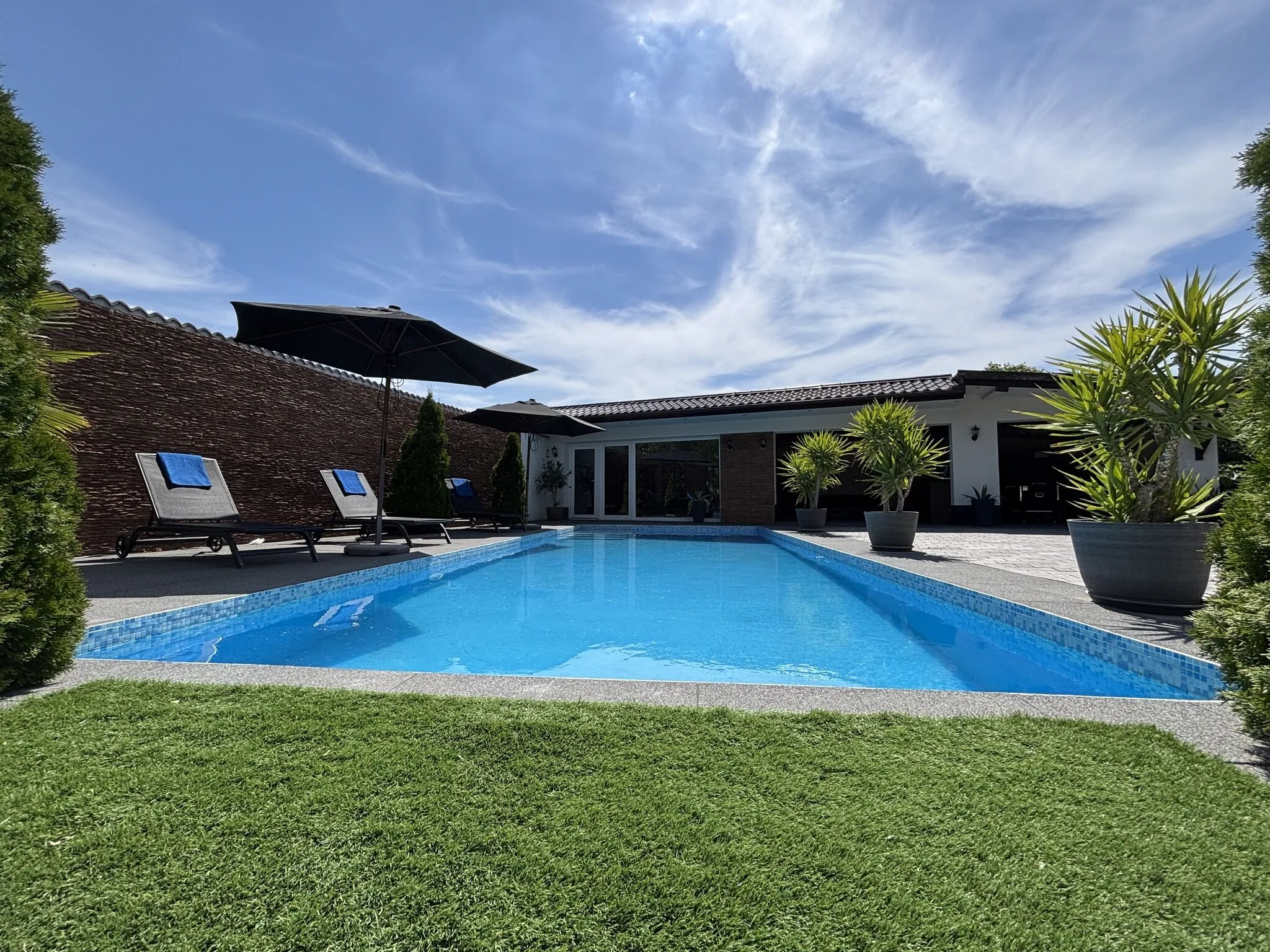 Koren Villa Akasztó