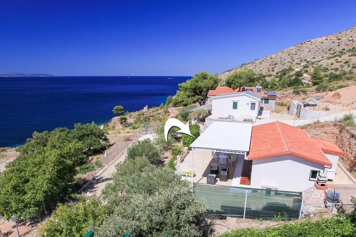 Robinson House Jimi Vela Planica