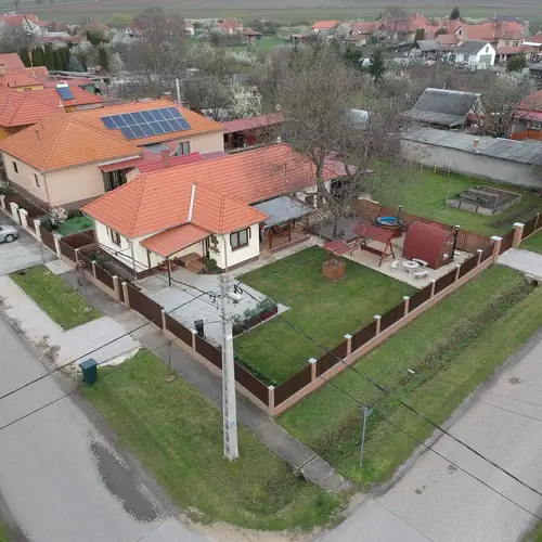 Di&oacute;fa Apartmanh&aacute;z mad&aacute;rt&aacute;vlatb&oacute;l 