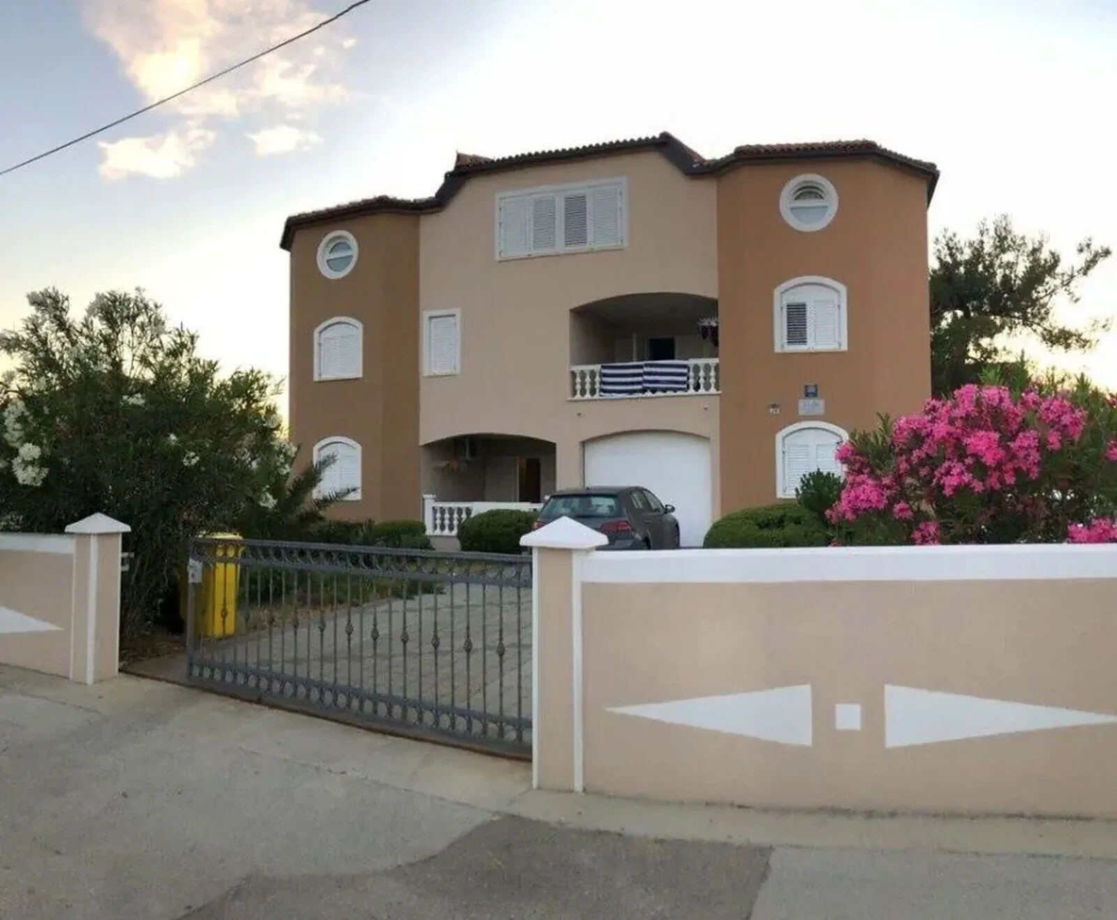 Apartments Dante Vrsi