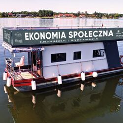 Houseboat Poland 