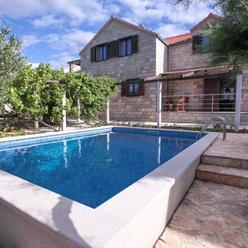 Vila Venecija Povlja  2