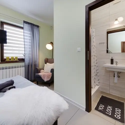 Pok&oacute;j dwuosobowy ROMANTIC z łazienką