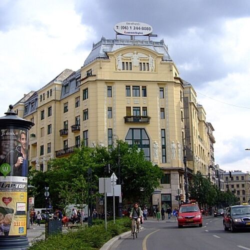 Az épület