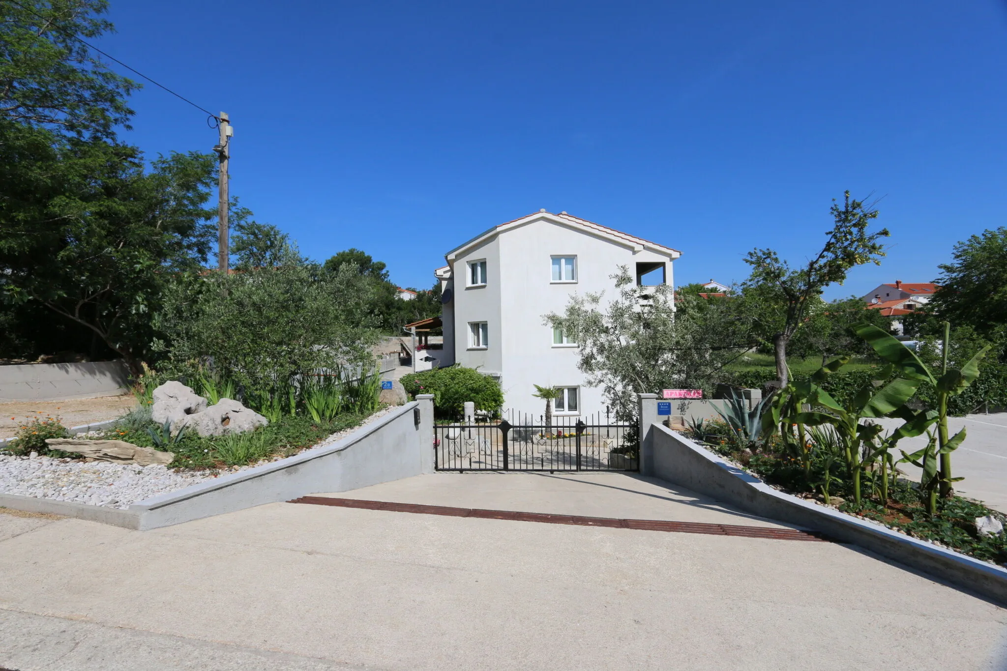 Apartments Mrakovcic Šilo