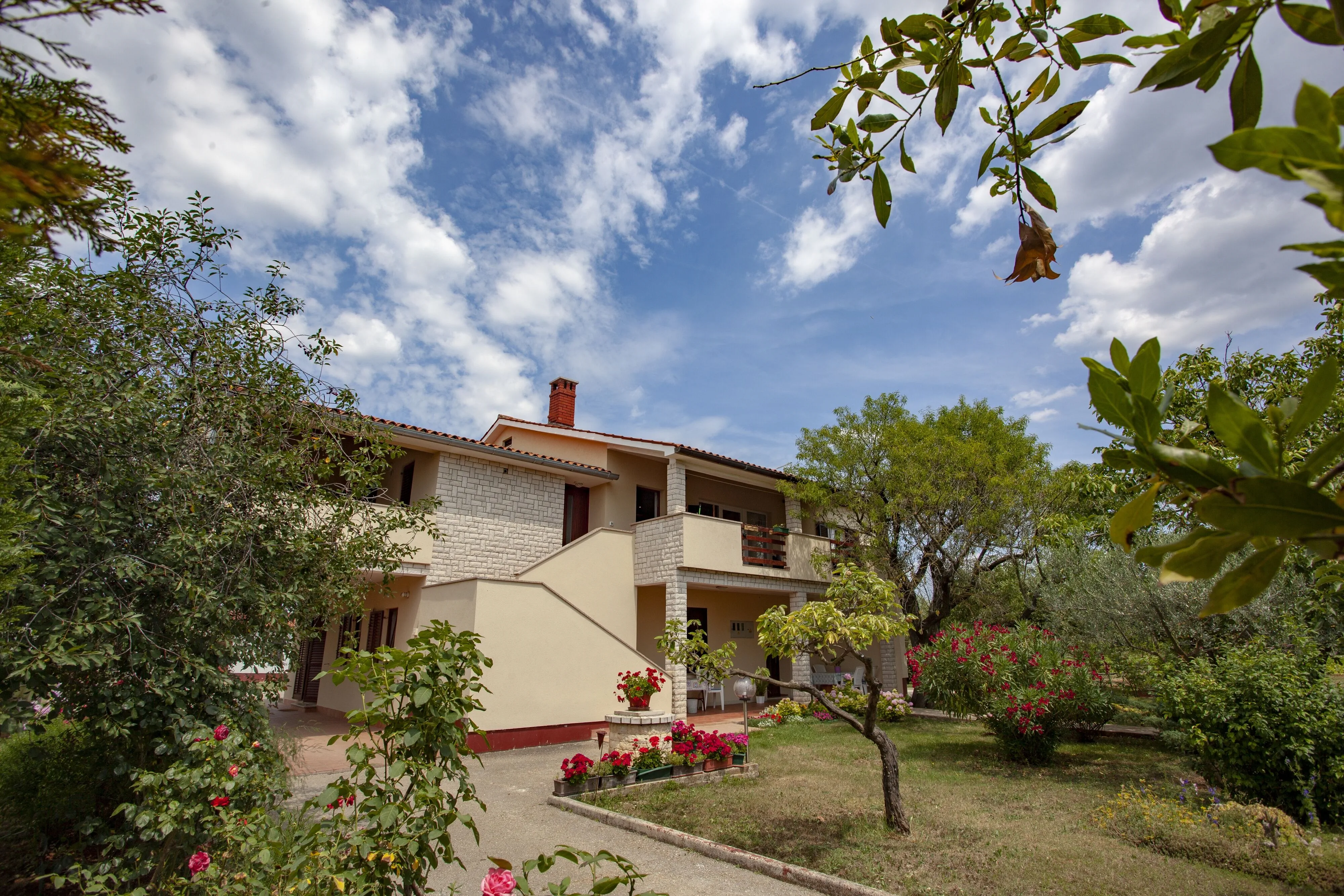 Apartments With Parking Space Valbandon, Fažana - 9708 Valbandon