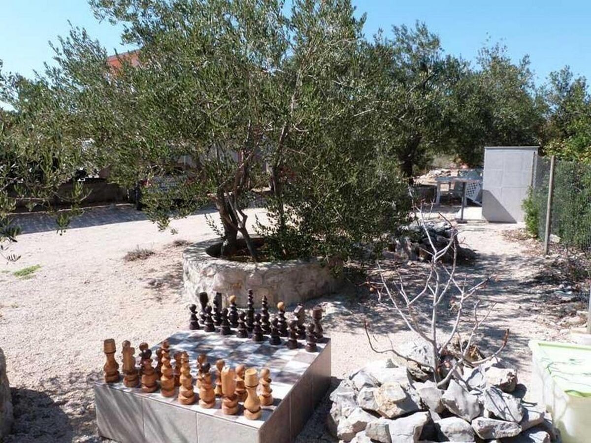 Apartmanok Parkolóhellyel Pirovac, Sibenik - 15320 Pirovac