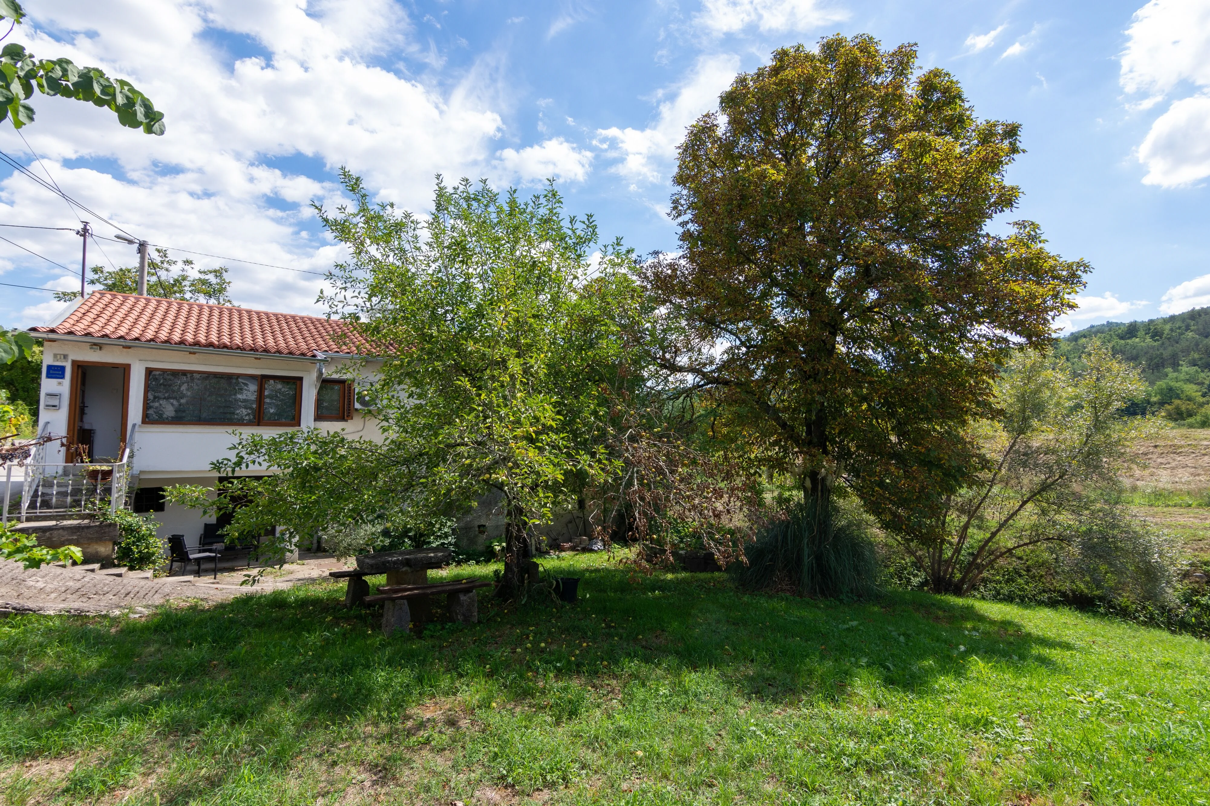 Apartments With Parking Space Buzet, Central Istria - Središnja Istra - 17333 Buzet