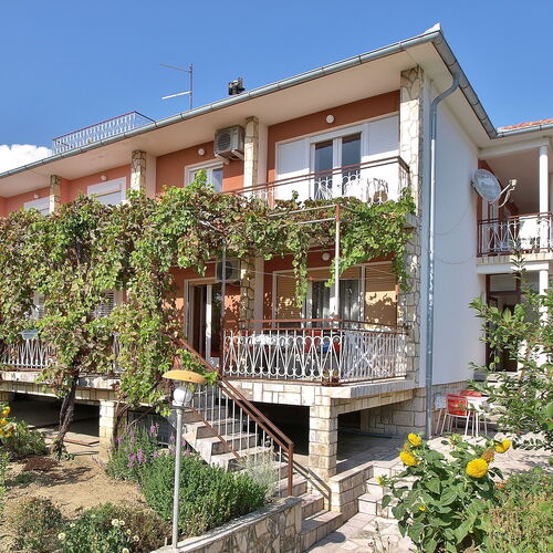 Apartmanok Parkolóhellyel Palit, Rab - 17881 Palit  2
