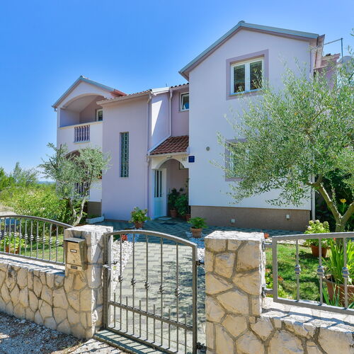 Apartmanok Családok Részére Medencével Zadar - 18098  2