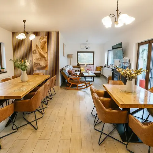 cazare-colibita-casa-lipan-living-relaxare-aer-conditionat .jpg