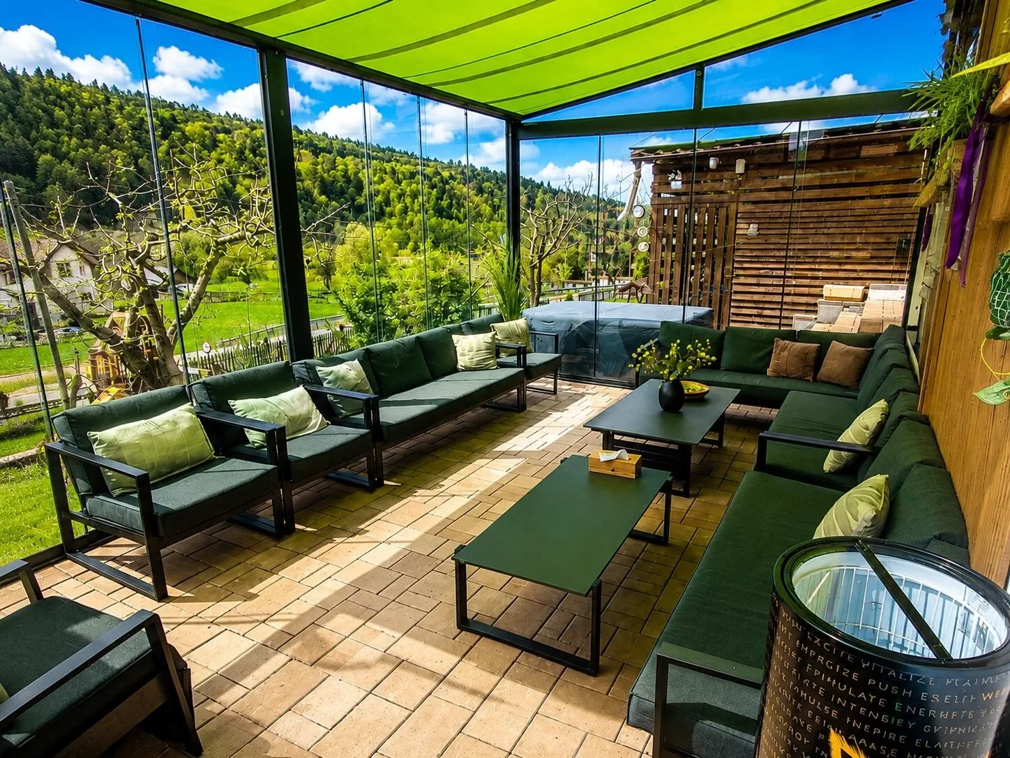 cazare-colibita-casa-lipan-terasa-relaxare-vedere.jpg