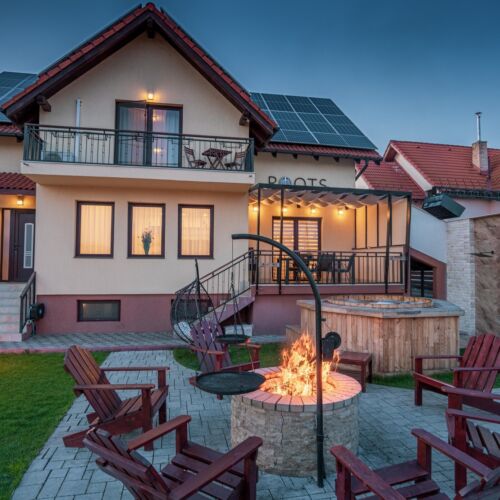 Roots Villa Redwood Brașov