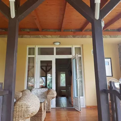 Lívia Apartman Vonyarcvashegy 002 kép