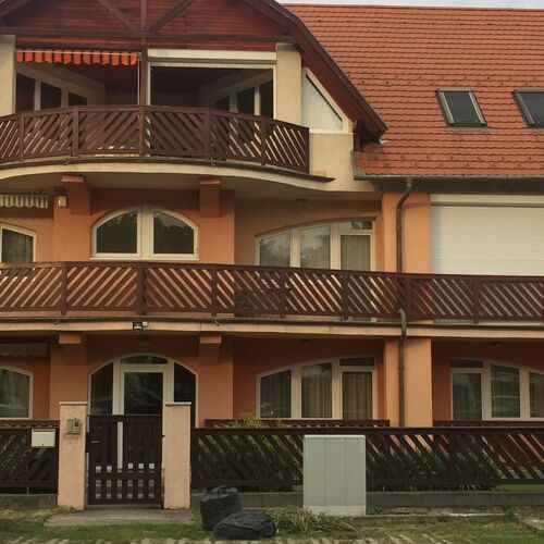 Hunor Hortenzia Apartman Balatonlelle  4