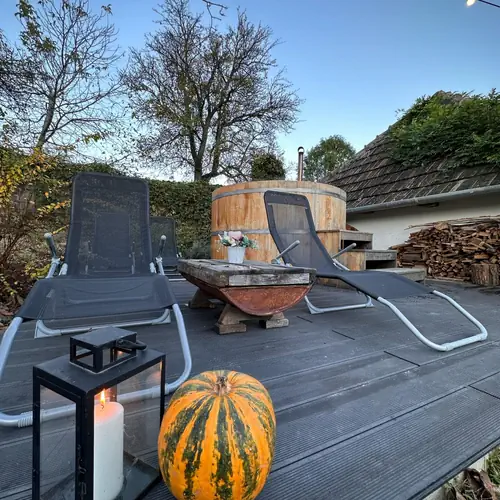 őszi hangulat a napoz&oacute;teraszon