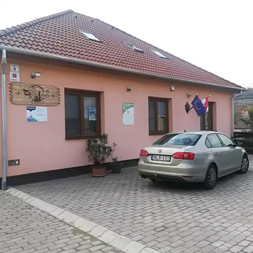 Vár-Liget Vendégház Kisnána 002 kép