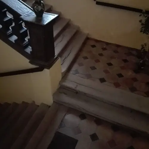 L&eacute;pcsőh&aacute;z