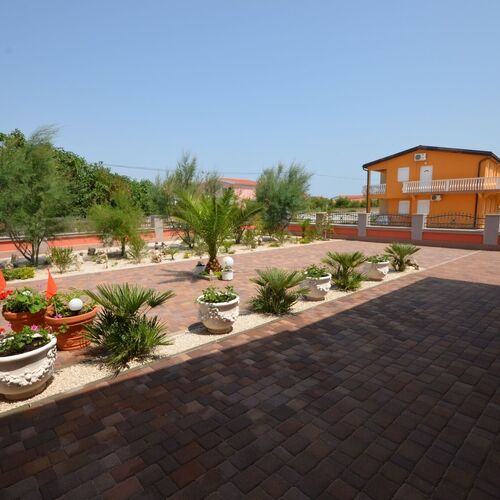 Apartments Komljen Vir  3