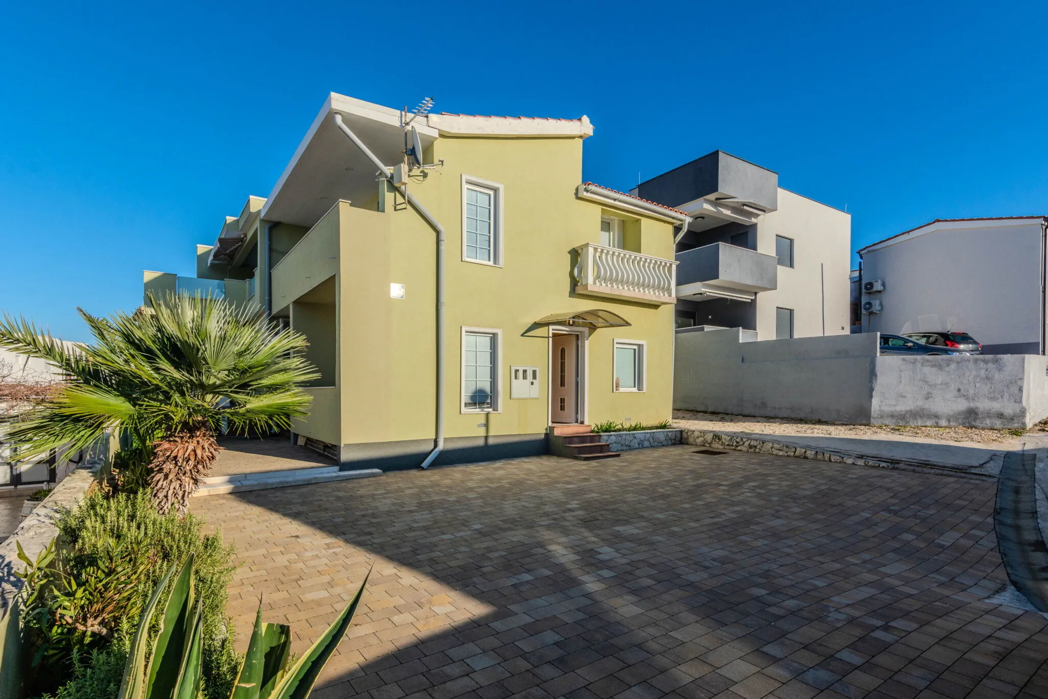 Apartments Mahnet Vir