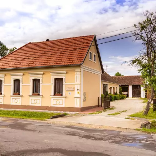 Kápolna Vendégház Kerkáskápolna 001 kép