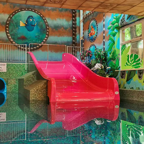 Lurk&oacute; Mesef&uuml;rdő