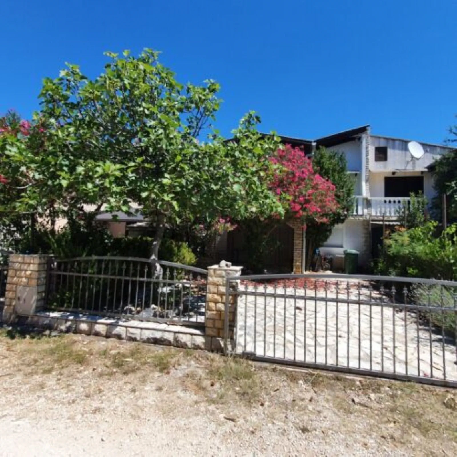 Apartment Lu Vir